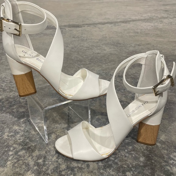 Gianni Bini- SZ 7 White Block Heels - Picture 1 of 6